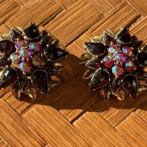 Vintage Flower Costume Jewelry Clip On Earrings W/ Multicolor Stones